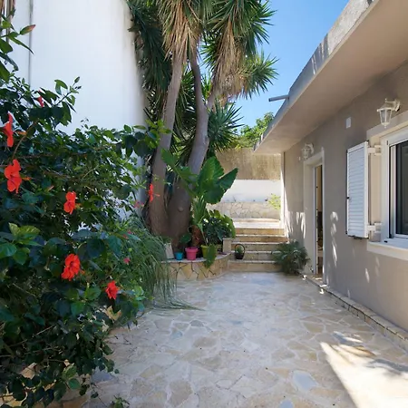 Anna's House *