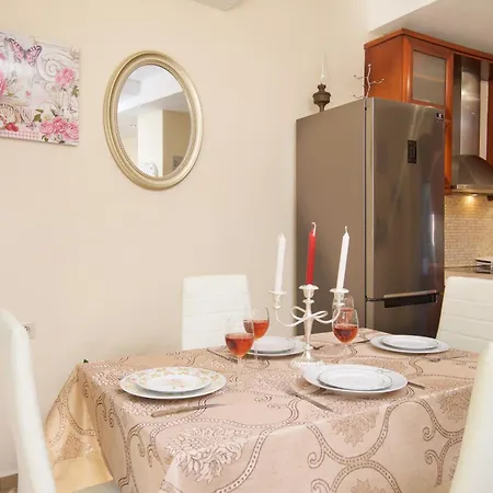 Anna's House *